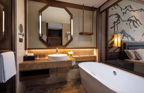 Changbai Mountain North Slope Hotel | Relax at Crowne Plaza Resort Changbaishan Hot Spring