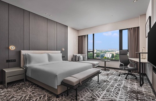 Jinshan Hotel | Eco-Friendly Retreat at Crowne Plaza Shanghai Jinshan