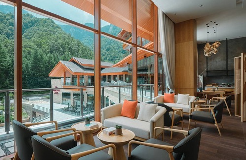 Shennongjia Hotel | Unforgettable Stay at Crowne Plaza Shennongjia, IHG Hotel
