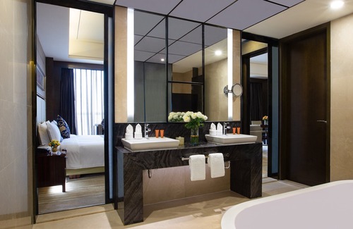 Longgang Hotel | Discover Crowne Plaza Shenzhen Longgang City Centre – 4-Star Stay