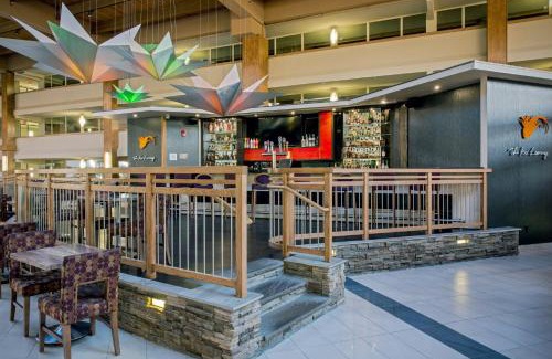 Montebello Hotel | Discover Crowne Plaza Suffern-Mahwah: Pet-Friendly Retreat