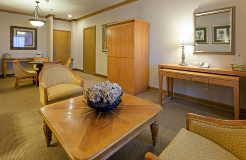 Torreon Hotel | Discover Crowne Plaza Torreon: Eco-Friendly 4-Star Retreat