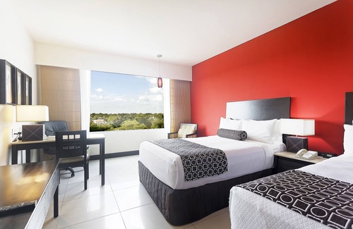 Villahermosa Hotel | Discover Crowne Plaza Villahermosa: Guest Rated 9/10