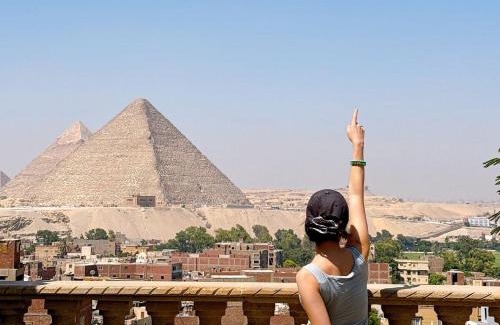 Al Haram Bed & Breakfast | Inviting Crowne Pyramids View Inn with Family-Friendly Amenities