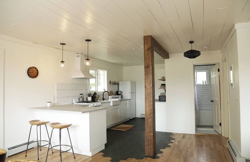 Fleischmanns Ski Chalet | Crows Nest Mtn. Chalet - Hot Tub, Mtn Views, Dog Friendly