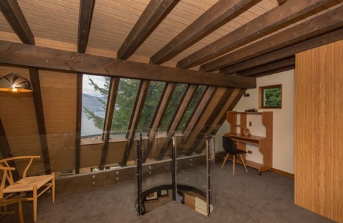 Sunshine Bay Cottage | Pet-Friendly Crows Nest: A Top-Rated Queenstown Retreat