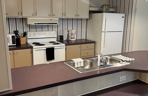 West Tawakoni House | Crowsnest Cozy Mobile Home
