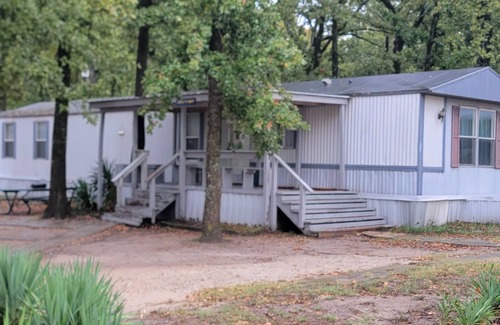 West Tawakoni House | Crowsnest Cozy Mobile Home
