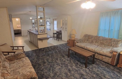 West Tawakoni House | Crowsnest Cozy Mobile Home