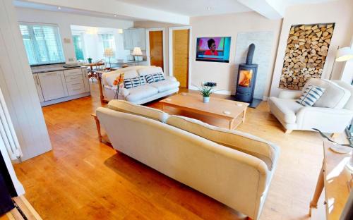 Croyde House | Oceanfront Bliss at Croyde SurfSup - 4-Star Retreat