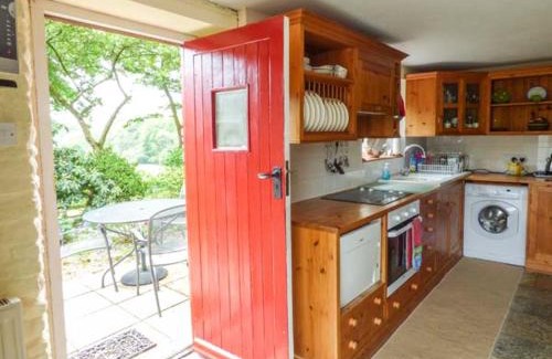 Llanwrda House | Pet-Friendly Retreat at Crud-y-Barcud with High Guest Ratings