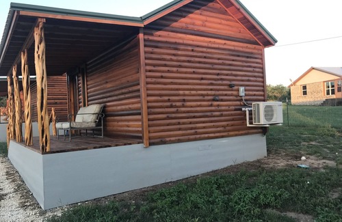 Hamilton Cabin | Unforgettable Stay at Cruise Crooked Creek - Top Rated 9.6/10
