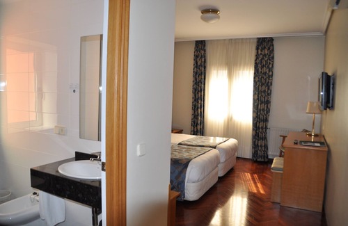 Fonteculler Hotel | Discover Crunia: 4-Star Hotel with Spa and Family-Friendly Amenities