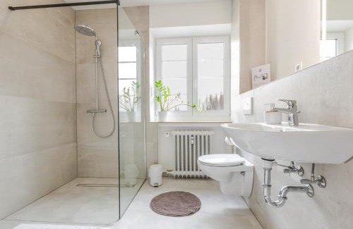 Nordbahnhof Apartment | FAWAY Inviting Atmosphere with Parking & Netflix Access