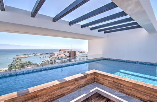 La Cruz de Huanacaxtle Apartment | Experience Cruz del Mar: Rooftop Pool & Marina Views