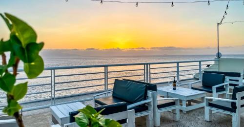 Sao Filipe House | Cozy Cruzeiro Guest House with Ocean View & Pet Friendly