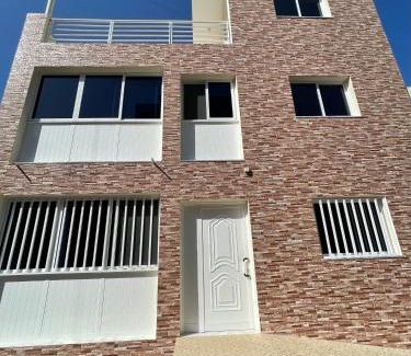 Sao Filipe House | Cozy Cruzeiro Guest House with Ocean View & Pet Friendly