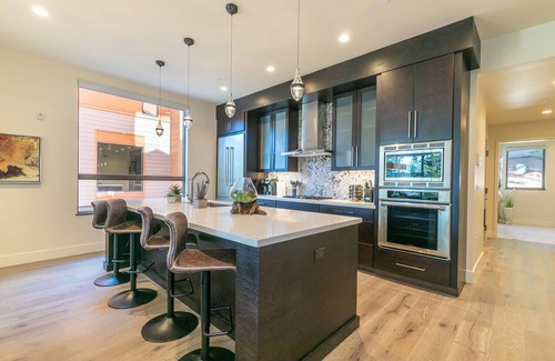 Crystal Bay Condo | Crystal Bay Retreat: Hot Tub, Pool & Family-Friendly Fun