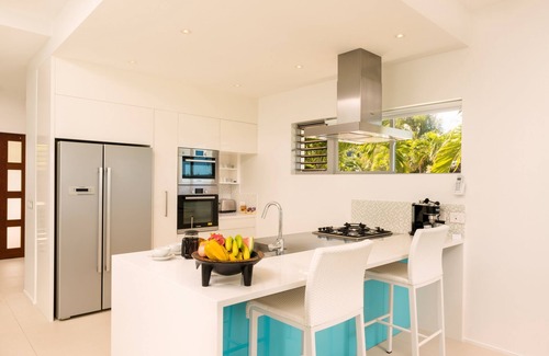 Muri Villa | Experience Elegance at Crystal Blue Lagoon Villas, 5-Star Escape