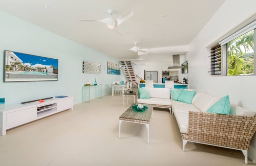 Muri Villa | Experience Elegance at Crystal Blue Lagoon Villas, 5-Star Escape