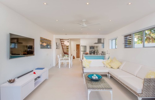 Muri Villa | Experience Elegance at Crystal Blue Lagoon Villas, 5-Star Escape