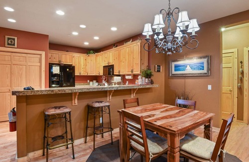 Crystal Bay House | Guest Rated 10/10: Crystal Charm Condo Near Beaches & Skiing
