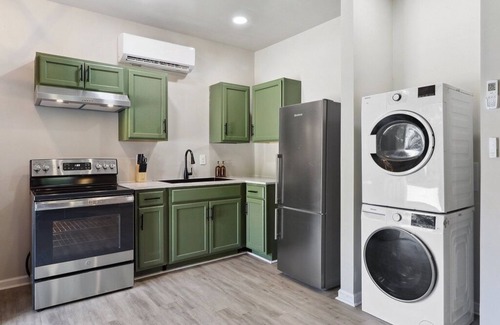 Midtown House | Cozy Crystal Clear Comfort Studio with Spa & Pet-Friendly Perks