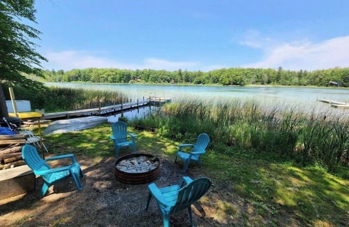 Baldwin Cottage | Inviting Crystal Clear Cottage with Lake Views & Breakfast