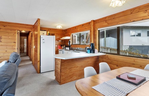Snells Beach House | Family-Friendly Crystal Clear Holiday Home at Snells Beach