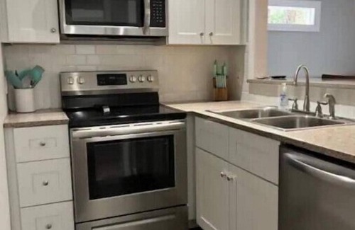 Crystal River Cottage | Idyllic Crystal Cottage: Steps from Manatees & More!