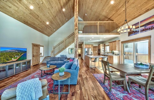Country Club Estates House | Exceptional Crystal Crest: Cozy 3 BR South Lake Tahoe Retreat