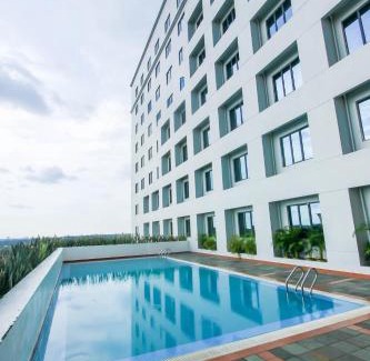 Pelabuhan Klang Hotel | Budget-Friendly Crystal Crown Hotel with Harbour Views