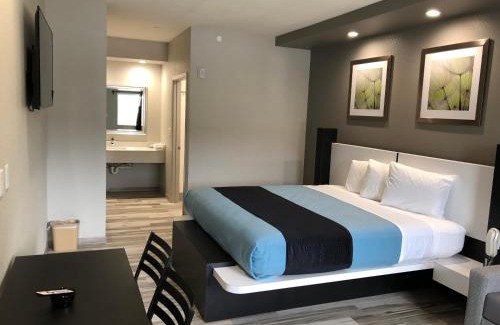 Northside Hotel | Convenient Stay at Crystal Inn Downtown with Family Amenities