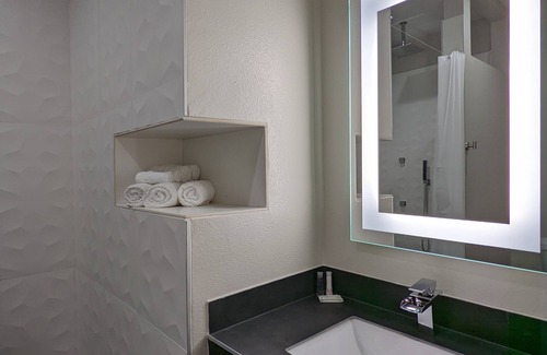 Jacinto City Hotel | Enjoy Relaxing Stays at Crystal Inn Jacinto City