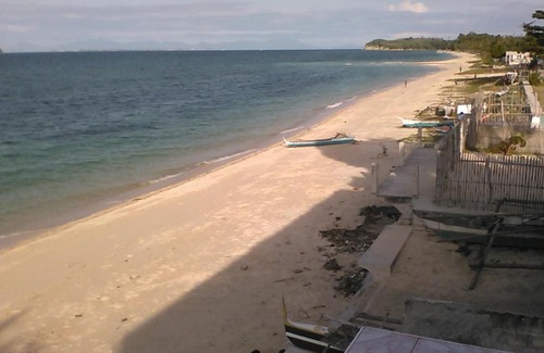 Daanbantayan House | Pet-Friendly Oceanfront Getaway at Crystal Jam Resort