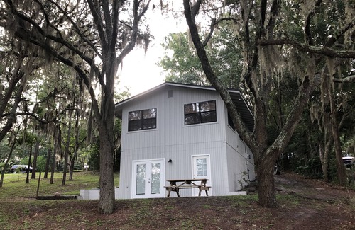 Keystone Heights Cottage | Relax at Crystal Lake Retreat with Pool & Ocean Views