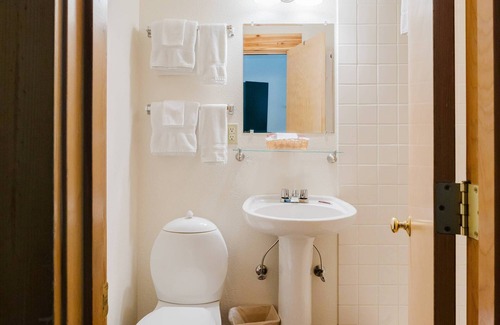 Enumclaw Hotel | Explore Crystal Mountain Hotels with Family-Friendly Amenities