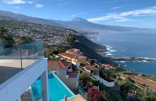 Sauzal Villa | Elegant Crystal Ocean Villa with Stunning Oceanfront Views