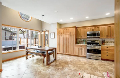 Cle Elum House | Discover Crystal Pines: Family-Friendly with Spa & Hot Tub