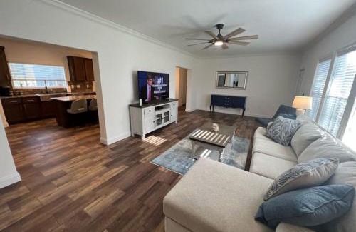 Crystal River House | Relax at Crystal River Highrise with Inviting Hot Tub Features