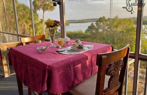 Crystal River Bed & Breakfast | Experience Crystal River Lullaby B&B: Rated 9.5/10 for Comfort