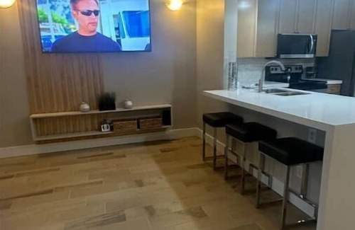 Findlay House | Relax at Crystal Rose: Guest Rated 10/10 with Spa Access