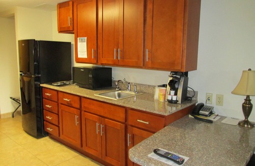 Towanda Hotel | Premier Crystal Springs Inn: Pool, Dining & Family Fun