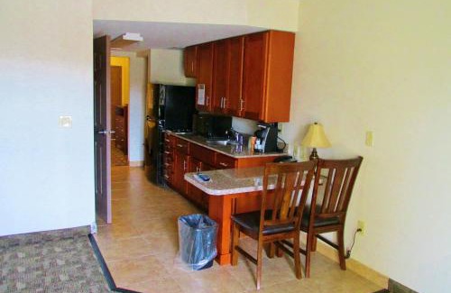 Towanda Hotel | Discover Crystal Springs Inn and Suites: 4-Star Getaway