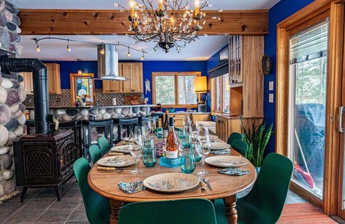 Tomahawk House | Escape to Oceanfront Bliss at Crystal Tree Cottage