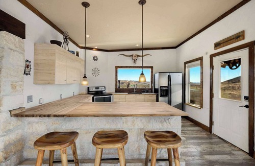 Alpine House | Modern-Rustic Crystal Valley Cabin with Exceptional Amenities