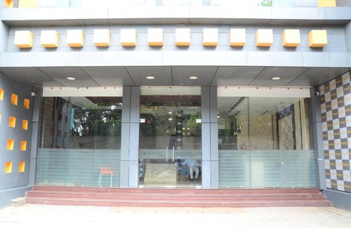 Ranchi Hotel | Discover Crystal Residency: Family-Friendly with Breakfast