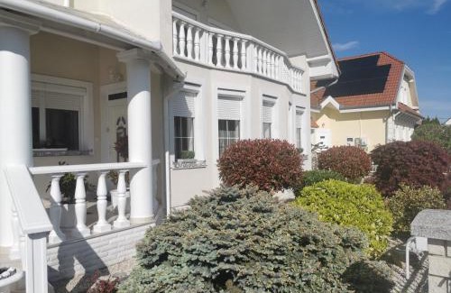 Buk House | Exceptional Csabai Vendégház: Accessible Comfort & Breakfast