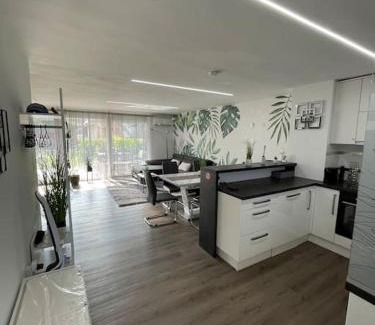 Agard Apartment | Cozy Oceanfront Retreat: Családi Fészek, 4-Star Stay