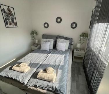 Agard Apartment | Cozy Oceanfront Retreat: Családi Fészek, 4-Star Stay